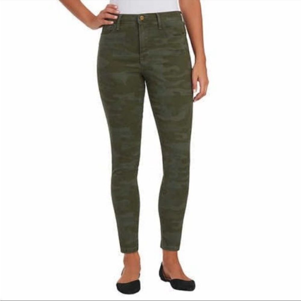 EUC SOCIAL STANDARD BY SANCTUARY HIGH RISE SKINNY CAMO JEANS SIZE 10